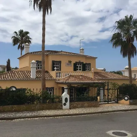 Alcarrosa Villa